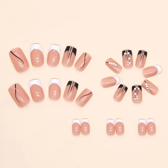 24 Pieces Fake Press On Nails - Picture 2 of 5